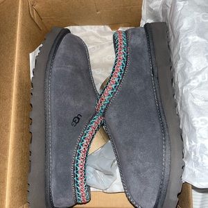 brand new uggs size 7